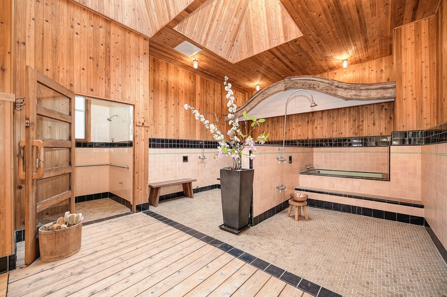 More Photos Of 1250 B St, Walnut Grove Storefront Retail Residential For Sale