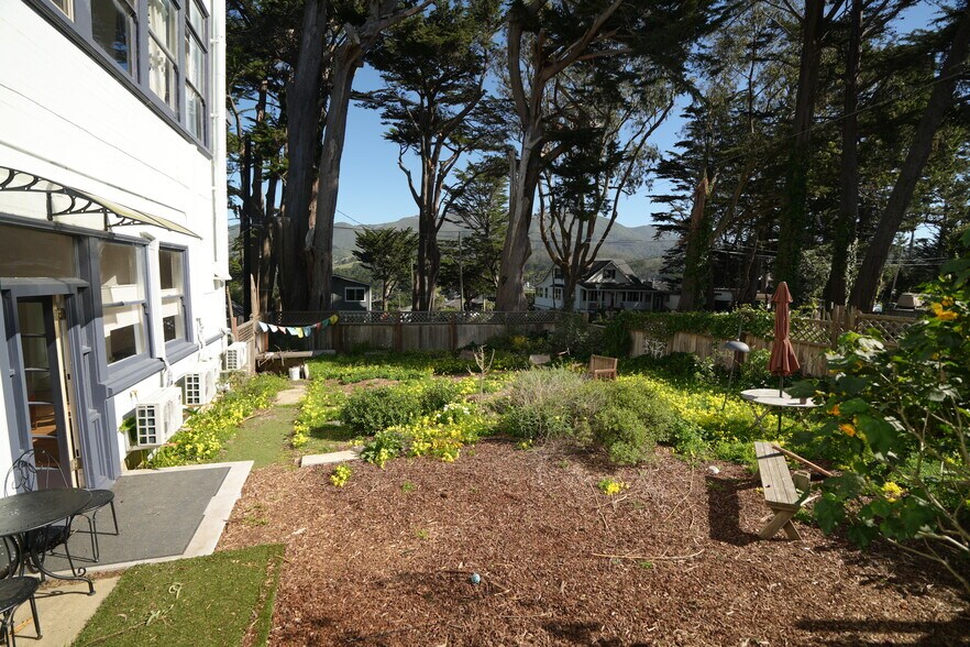 More Photos Of 496 6th St, Montara Office Residential For Sale