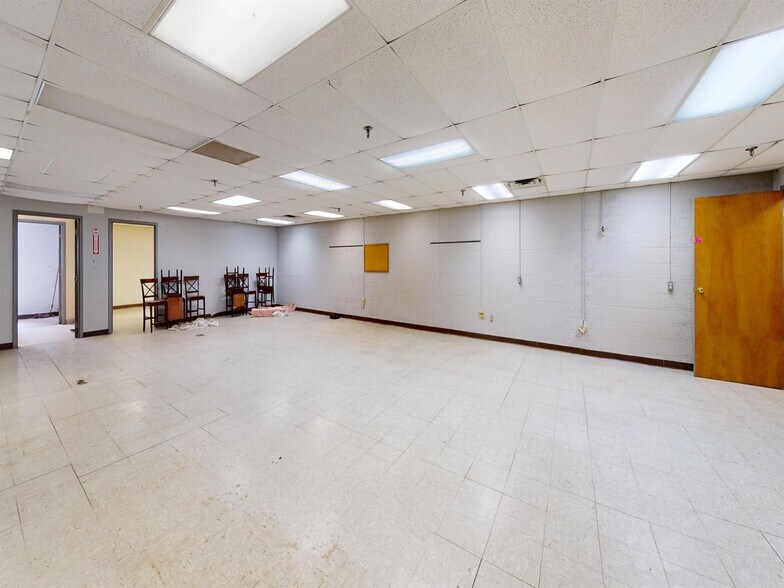 More Photos Of 103 Red Bridge Rd, De Queen Warehouse For Sale