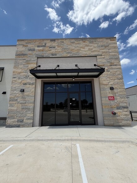 More Photos Of 1012 Municipal Dr, Leander Freestanding For Sale