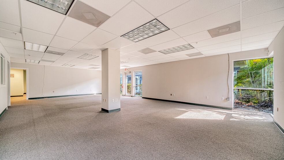 More Photos Of 7316-7320 Delainey Ct E, Sarasota Office Residential For Sale