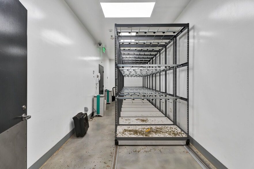 More Photos Of 10310 Harvest Park, Dimondale Warehouse For Lease