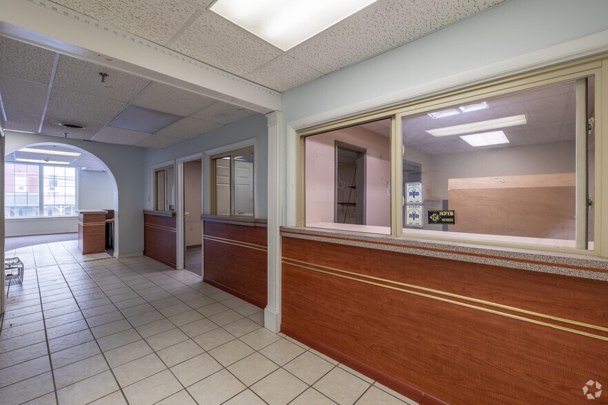 More Photos Of 500 N 8th St, Reading Warehouse For Lease