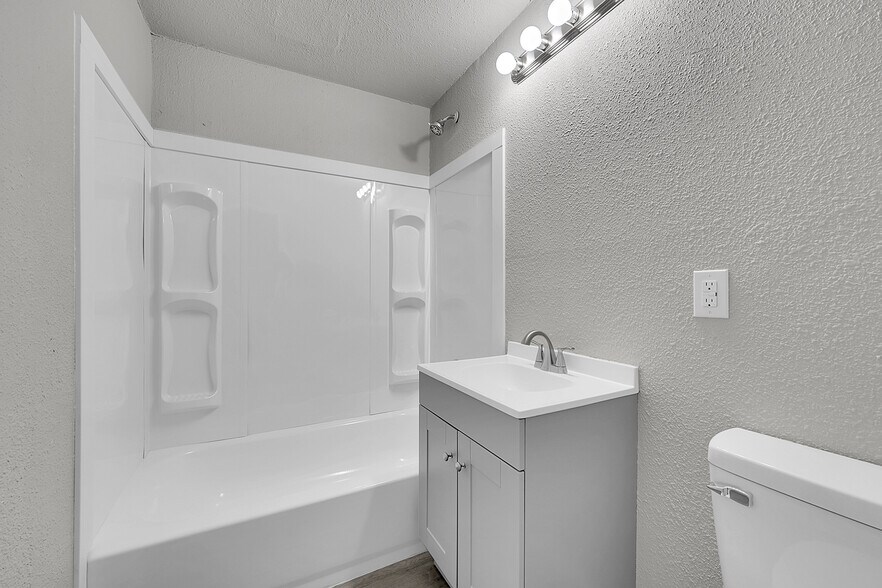 More Photos Of 2605 Lake Ave, Pueblo Apartments For Sale