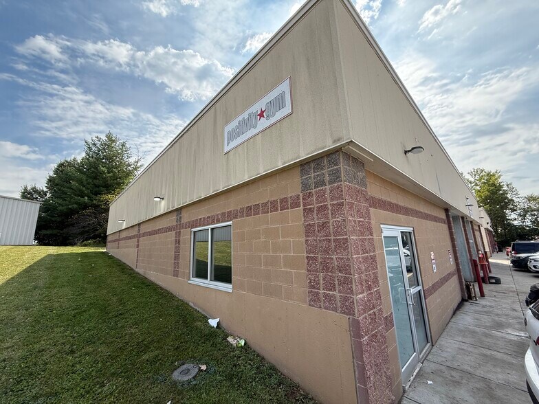 More Photos Of 1114 Southview Dr, Liberty Industrial For Sale