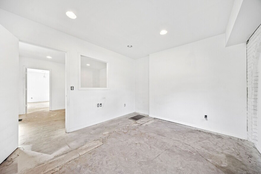 More Photos Of 341 Candler Rd, Atlanta Freestanding For Sale