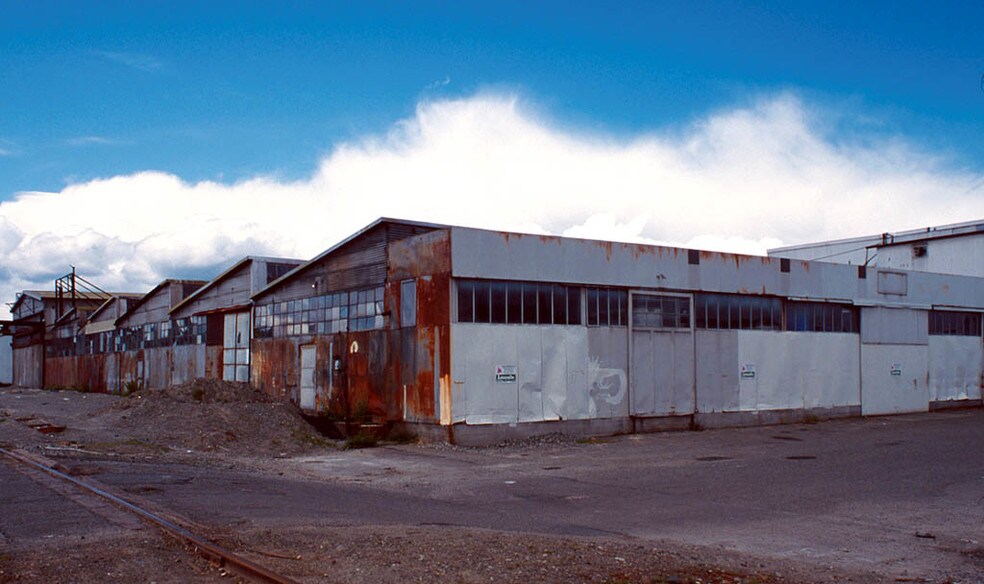 More Photos Of 2811-2839 NW Market St, Seattle Self Storage For Lease