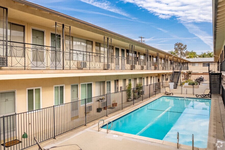 More Photos Of 618-620 W Route 66, Glendora Apartments For Sale