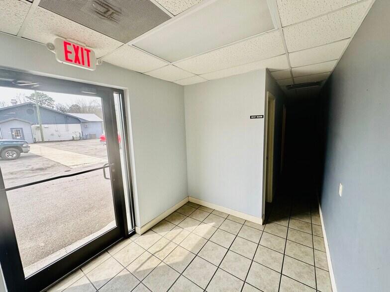 More Photos Of 4214 Highway 411, Madisonville Flex For Lease