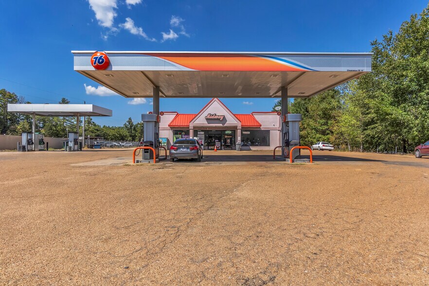 More Photos Of 5577 County Road 174, Grenada General Retail For Sale