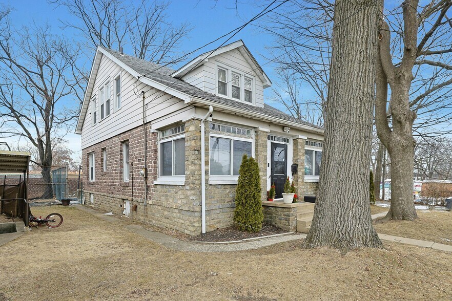 More Photos Of 311 Central Park Ave, Yonkers Specialty For Sale