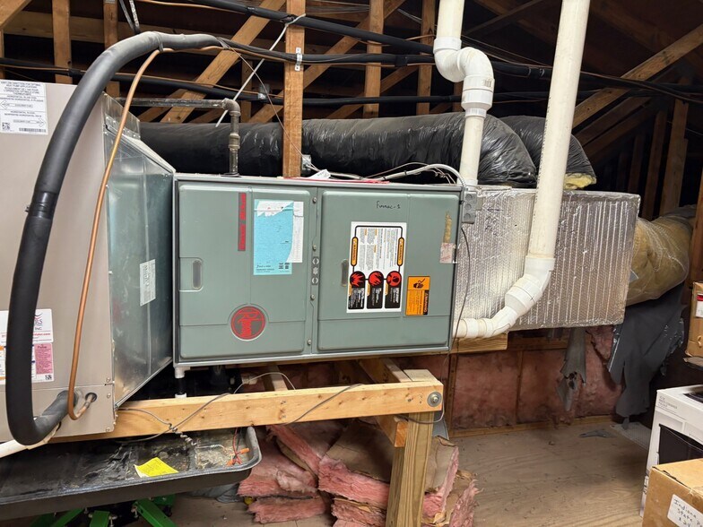 More Photos Of 1415 Shelby St, Indianapolis Office For Sale