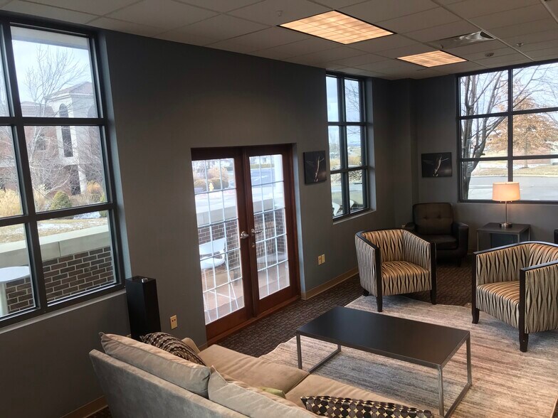 More Photos Of 3340-3350 NE Ralph Powell Rd, Lee's Summit Office For Sale