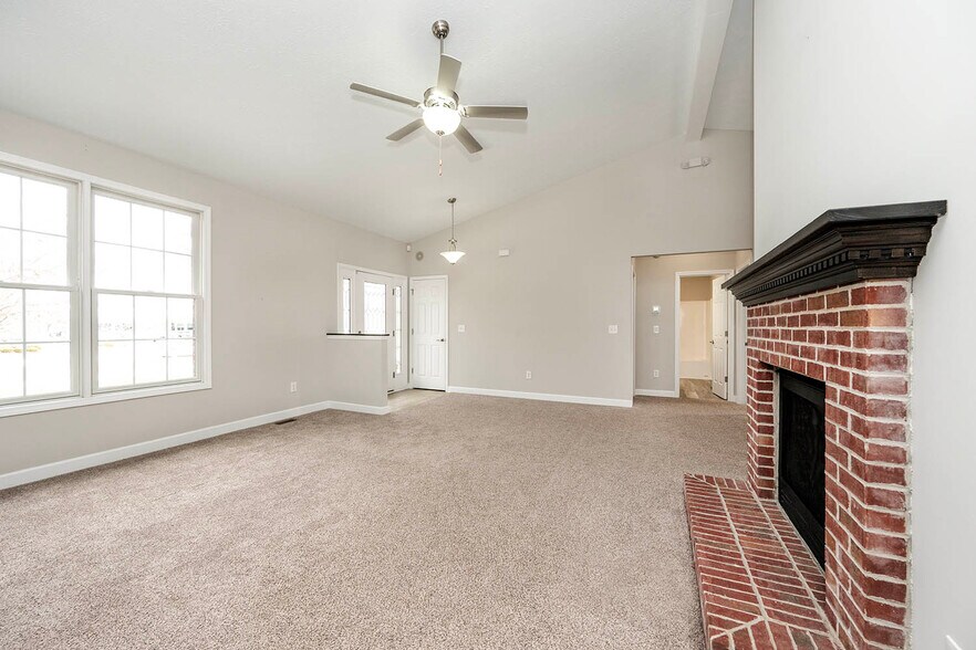 More Photos Of 65 Maplehurst Dr, Brownsburg Office For Sale