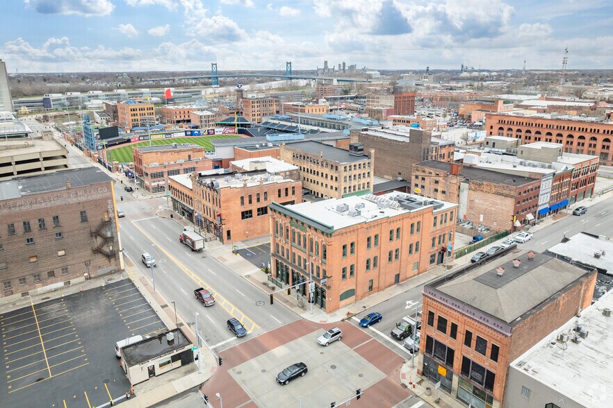 More Photos Of 619 Monroe St, Toledo Loft Creative Space For Lease