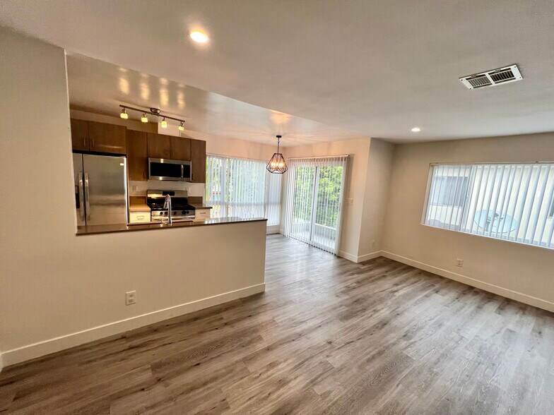 More Photos Of 720 N Market St, Inglewood Apartments For Sale