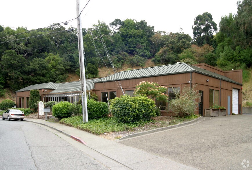 More Photos Of 15 Woodland Ave, San Rafael Service For Sale