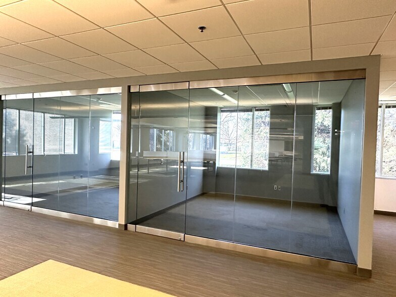 More Photos Of 13710 FNB Pky, Omaha Office For Lease