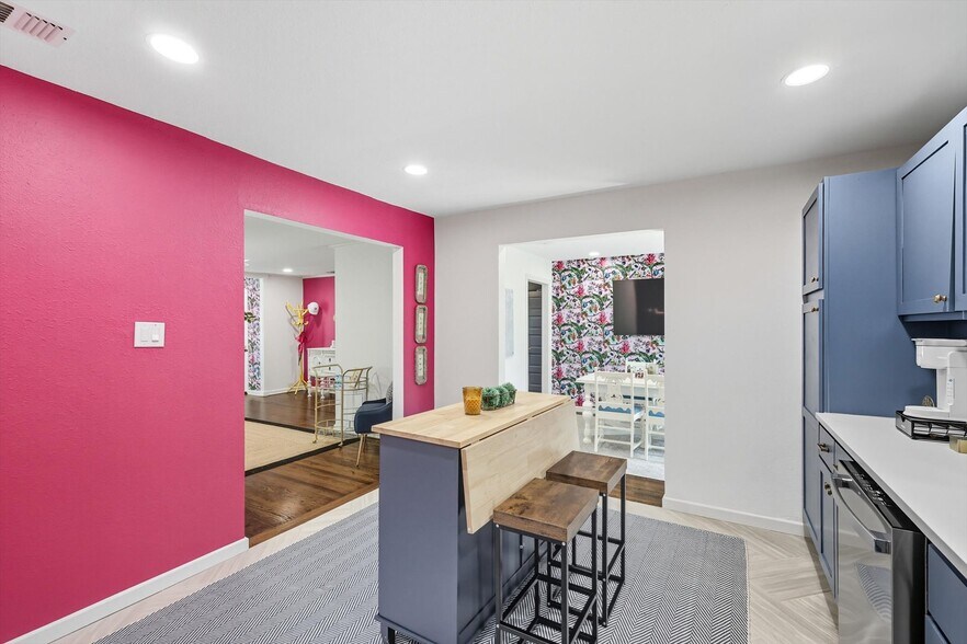 More Photos Of 3613 Washburn Ave, Fort Worth Loft Creative Space For Sale