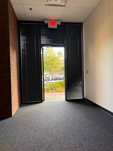 More Photos Of 2390 Satellite Blvd, Buford Light Distribution For Lease