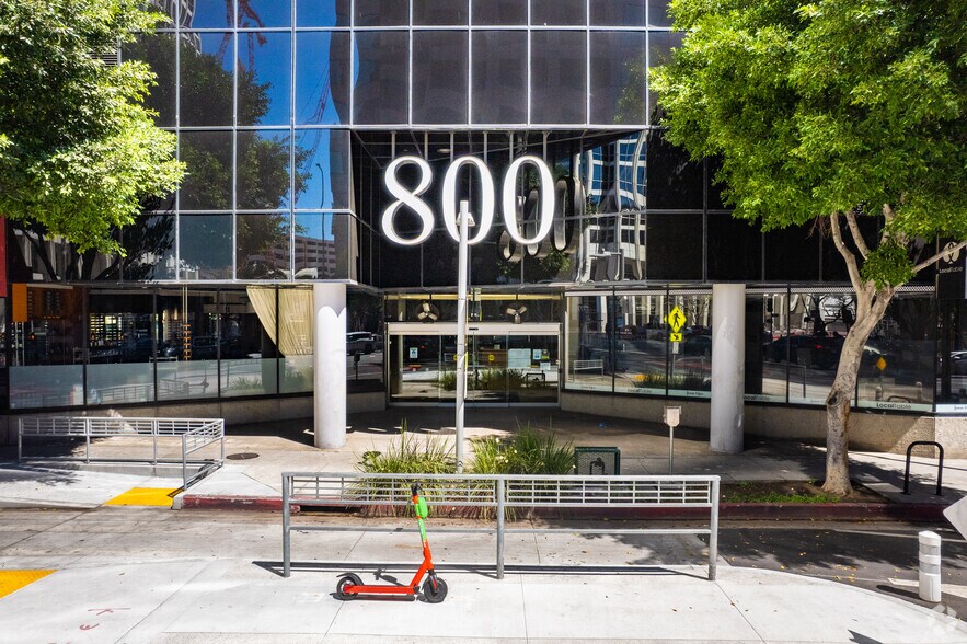 More Photos Of 800 S Figueroa St, Los Angeles Office For Lease