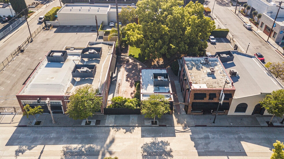 More Photos Of 207 S Fair Oaks Ave, Pasadena Unknown For Lease