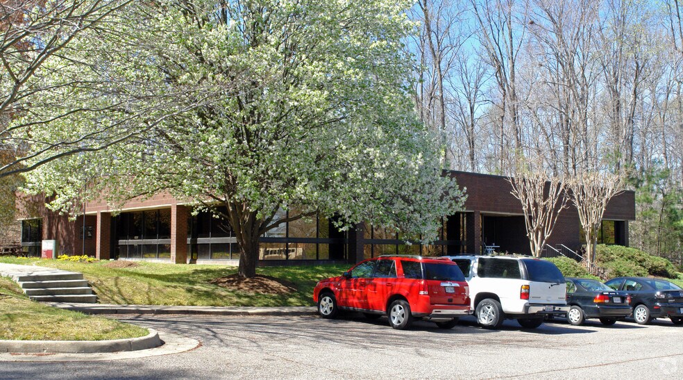 More Photos Of 5102 W Village Green Dr, Midlothian Office For Lease