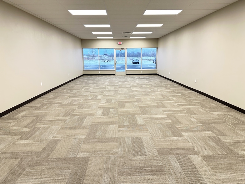 More Photos Of 840 N Black River Dr, Holland Unknown For Lease