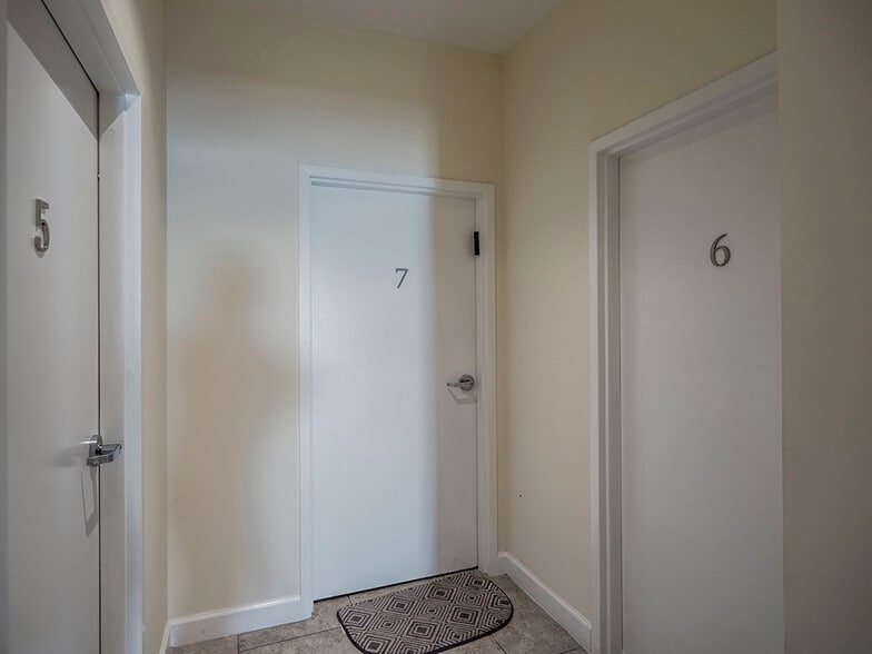 More Photos Of 518 S Dixie Hwy, West Palm Beach Storefront Retail Residential For Sale