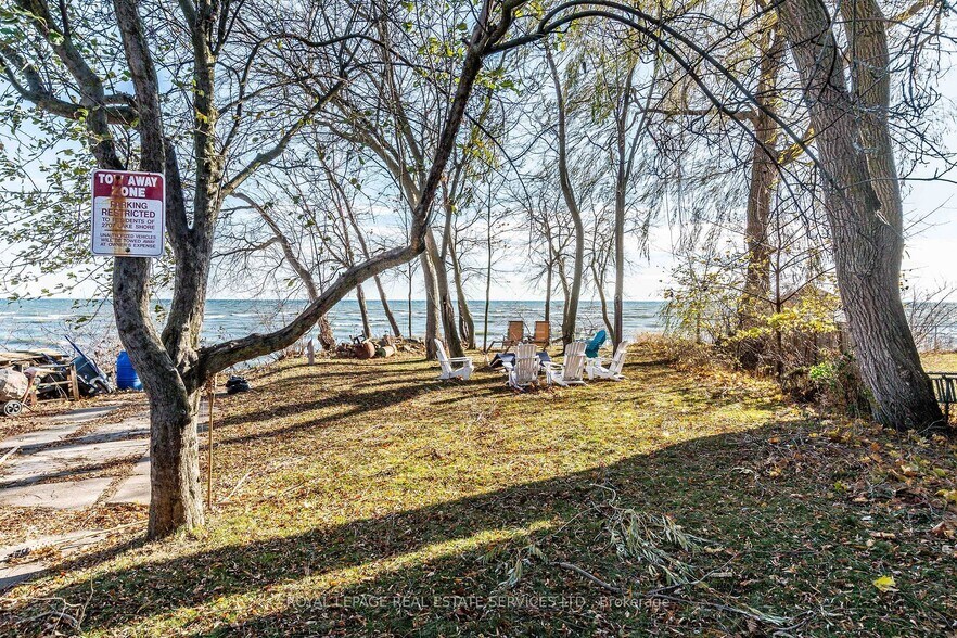 More Photos Of 2707 Lake Shore Blvd W, Toronto Apartments For Sale