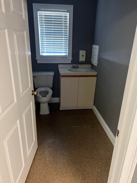 More Photos Of 679 Hospital Rd, Commerce Medical For Lease