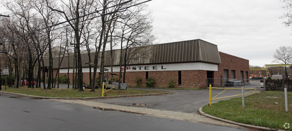 More Photos Of 87 Arlington Ave, Saint James Warehouse For Lease