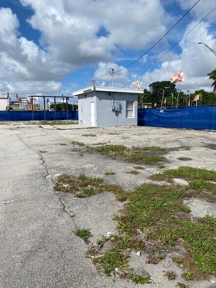More Photos Of 300 NW 79th St, Miami Land For Sale