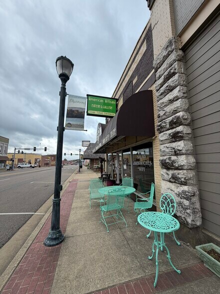 More Photos Of 615 Mena St, Mena Restaurant For Sale