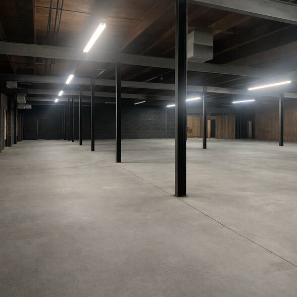 More Photos Of 233 E Broad Ave, Albany General Retail For Sale