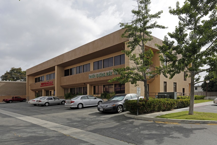 More Photos Of 14550 Magnolia St, Westminster Unknown For Lease