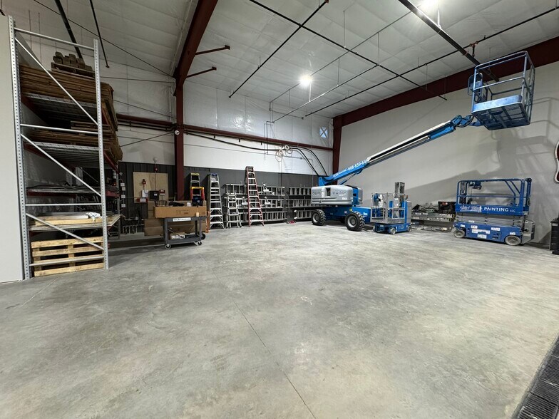 More Photos Of 645 Sandpiper Trl, Cottage Grove Warehouse For Sale