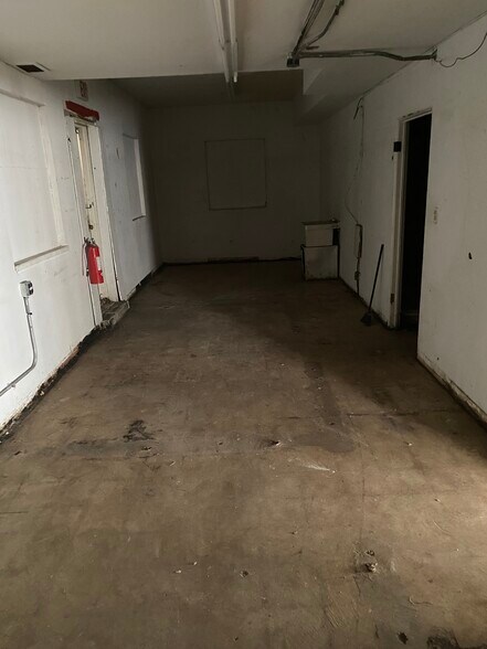 More Photos Of 4835 Dempster St, Skokie Freestanding For Sale