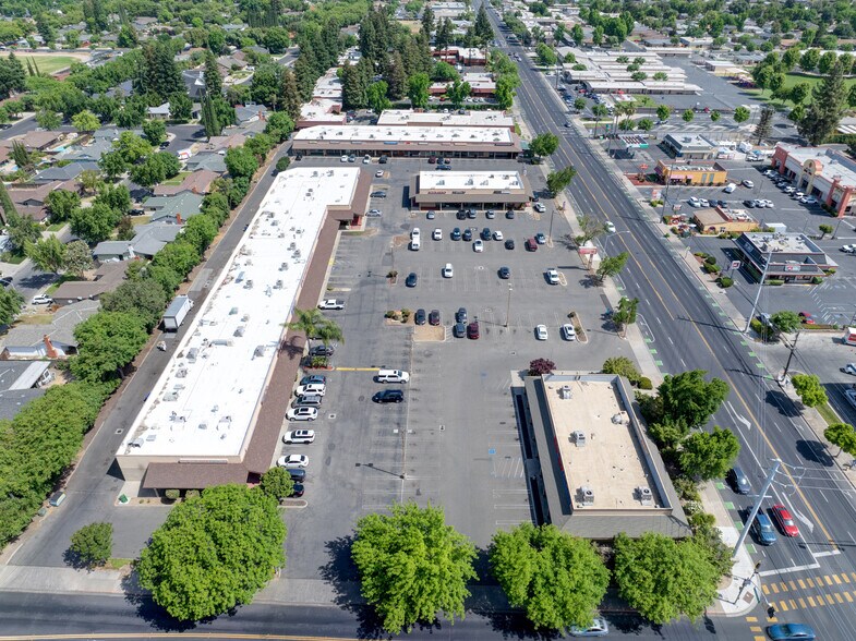 More Photos Of Floyd @ Floyd & Coffee, Modesto Unknown For Lease