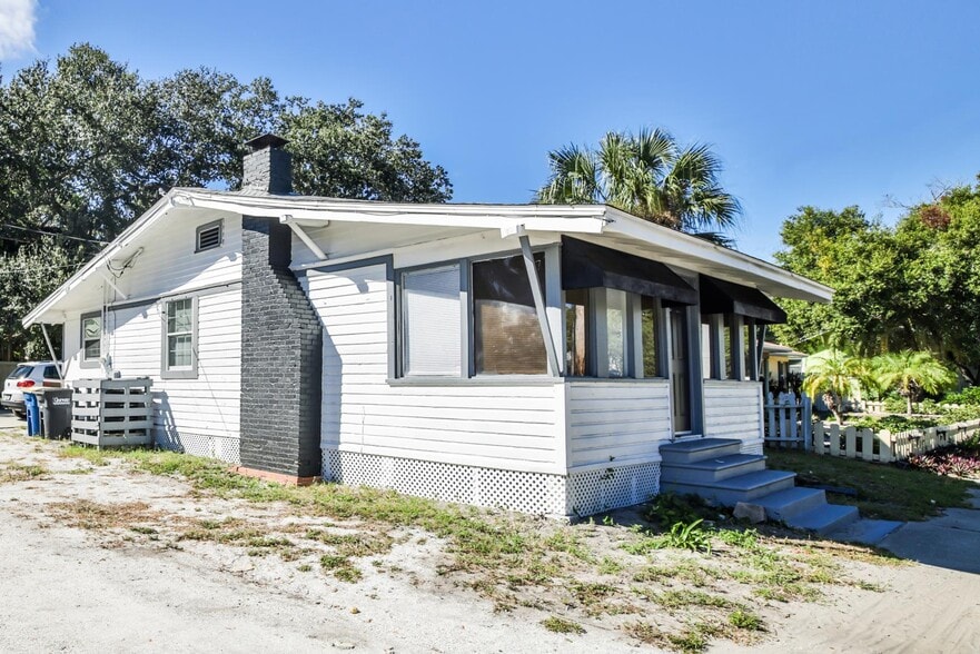 Primary Photo Of 1013 Drew St, Clearwater Apartments For Lease