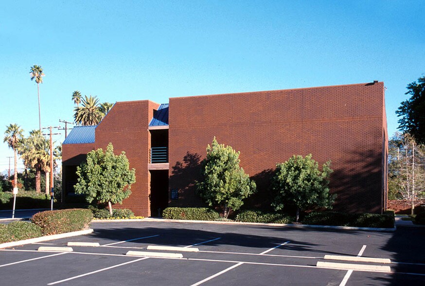 More Photos Of 350 Vinton Ave, Pomona Medical For Lease