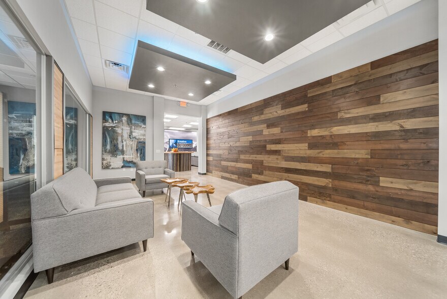 More Photos Of 210 SE 34th St, Bentonville Office For Sale