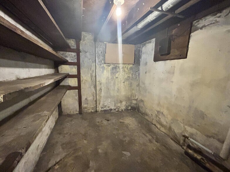 More Photos Of 12 Waltham St, Hammond Multifamily For Sale