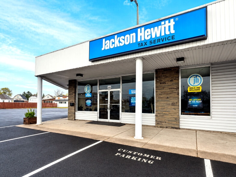 More Photos Of 1155 Mohawk St, Utica Storefront For Lease