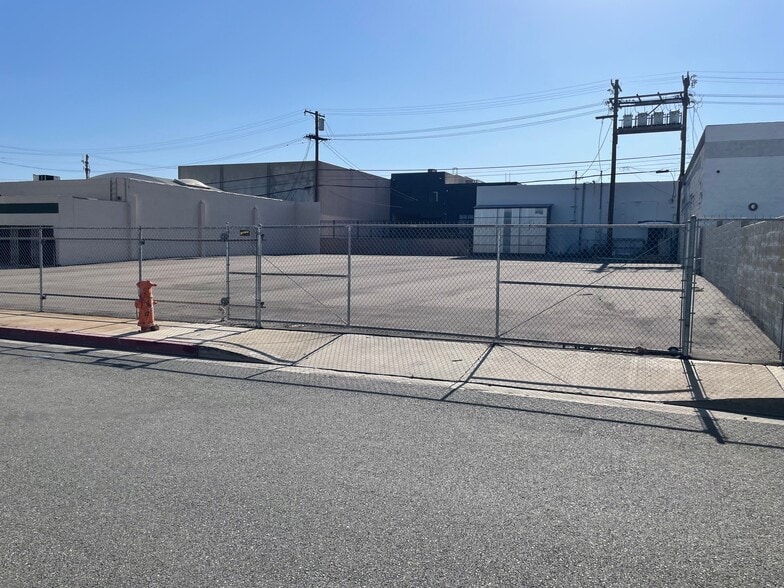 More Photos Of 3059 N California St, Burbank Land For Lease