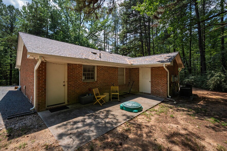 More Photos Of 547 Cedar Lake Rd, Chapel Hill Multifamily For Sale