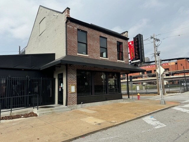 More Photos Of 701 S Broadway, Saint Louis Restaurant For Sale