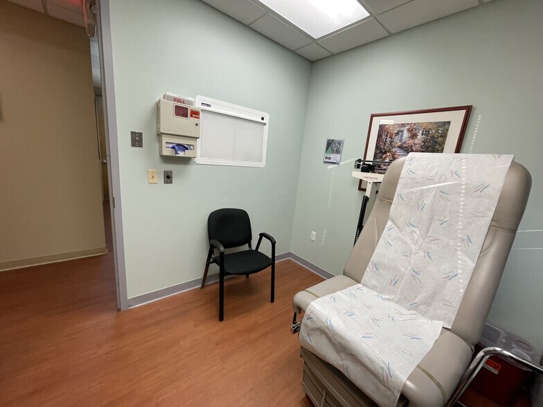 More Photos Of 16 Pocono Rd, Denville Medical For Lease
