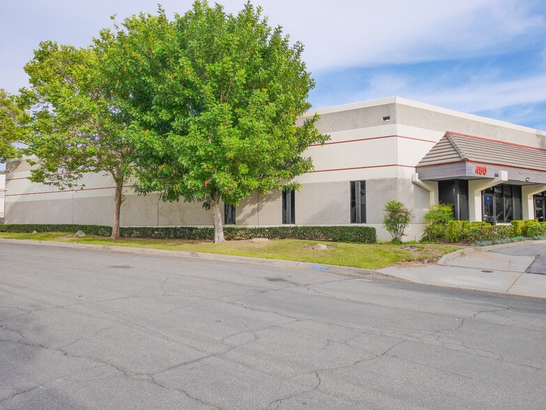 More Photos Of 450 S Lone Hill Ave, San Dimas Warehouse For Lease