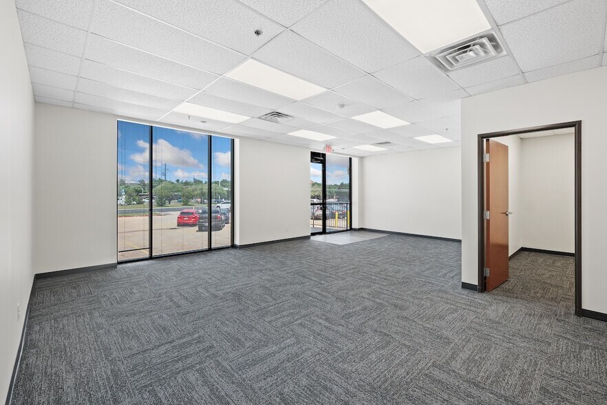 More Photos Of 12317 Technology Blvd, Austin Warehouse For Lease